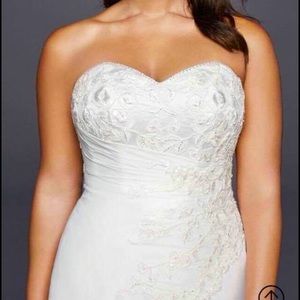 David’s bridal white wedding gown new with tags